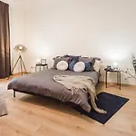 4-bedroom - Gertrudes Street Apartment
