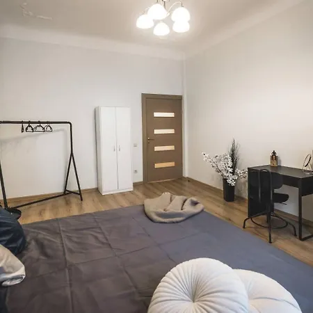 4-bedroom - Gertrudes Street *
