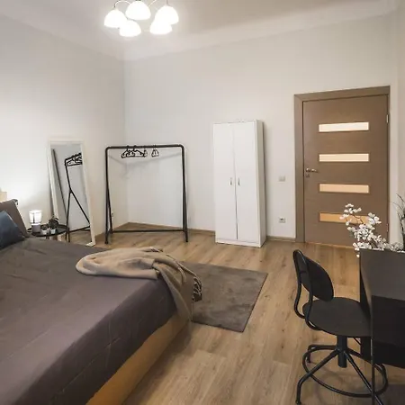 4-bedroom - Gertrudes Street