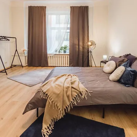4-bedroom - Gertrudes Street *