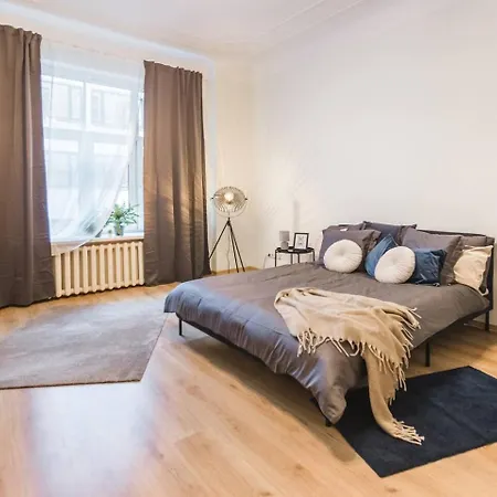 4-bedroom - Gertrudes Street *